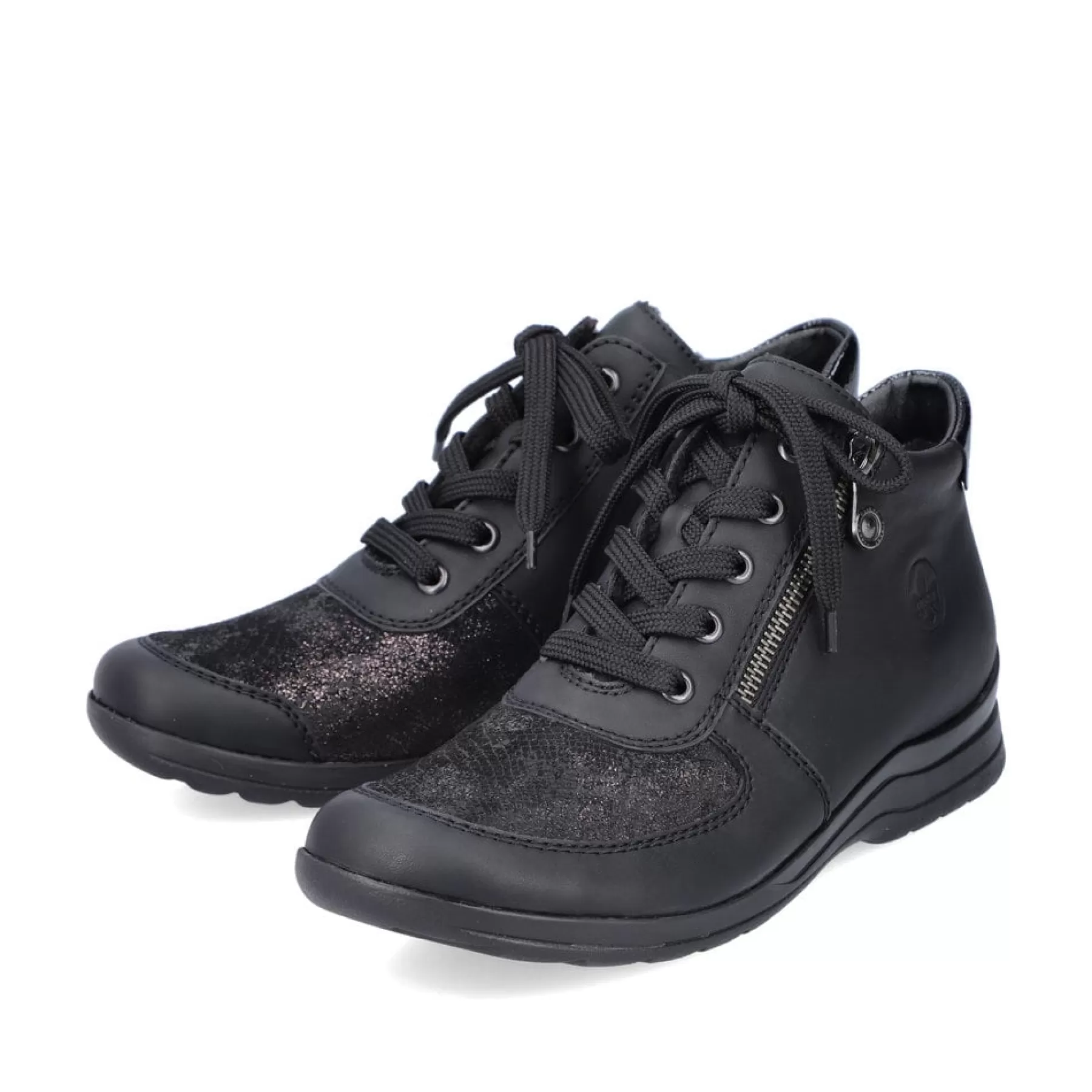 Sale Sznurowane Buty Damskie W Kolorze Glebokiej Czerni Damski Niskie Buty I Kapcie